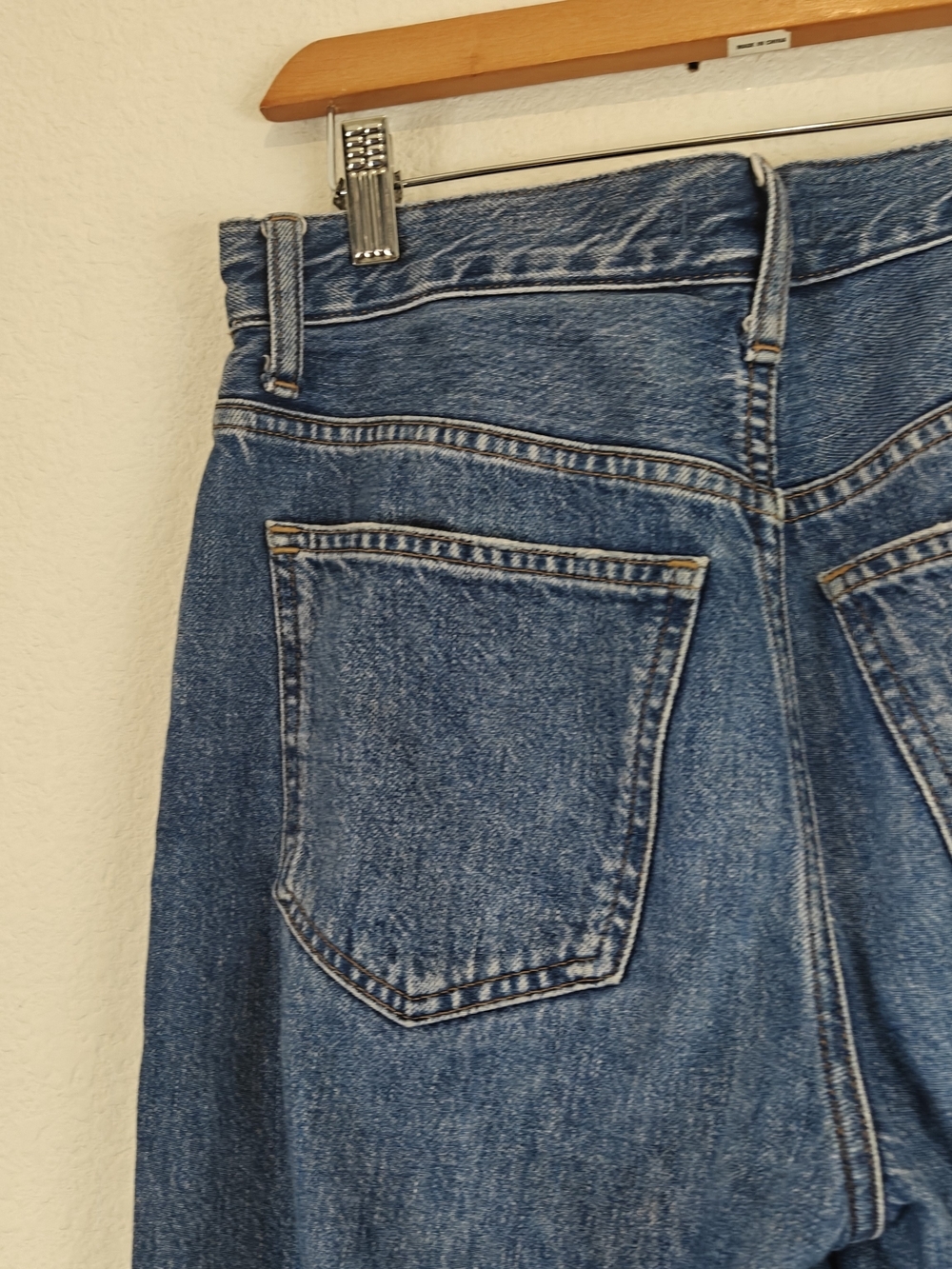 Madewell Low-Slung Straight Jeans in Palmina Wash Model Off-Duty Rigid Denim 24 - Picture 14 of 15